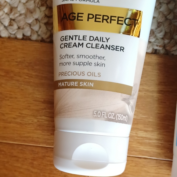 L'oreal Paris Skincare Bundle - Picture 7 of 16